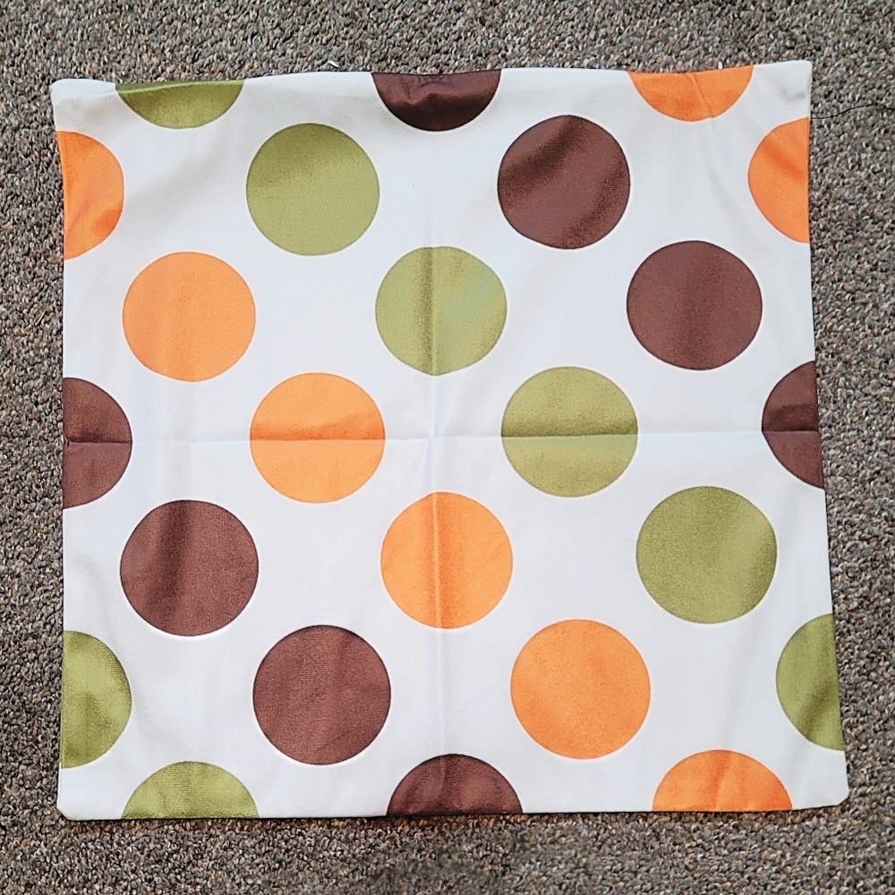 New In Packaging 2 Zip 15x15 Throw Pillow Covers